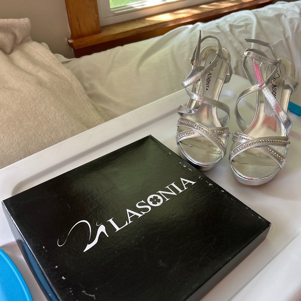 Lasonia Silver Heels